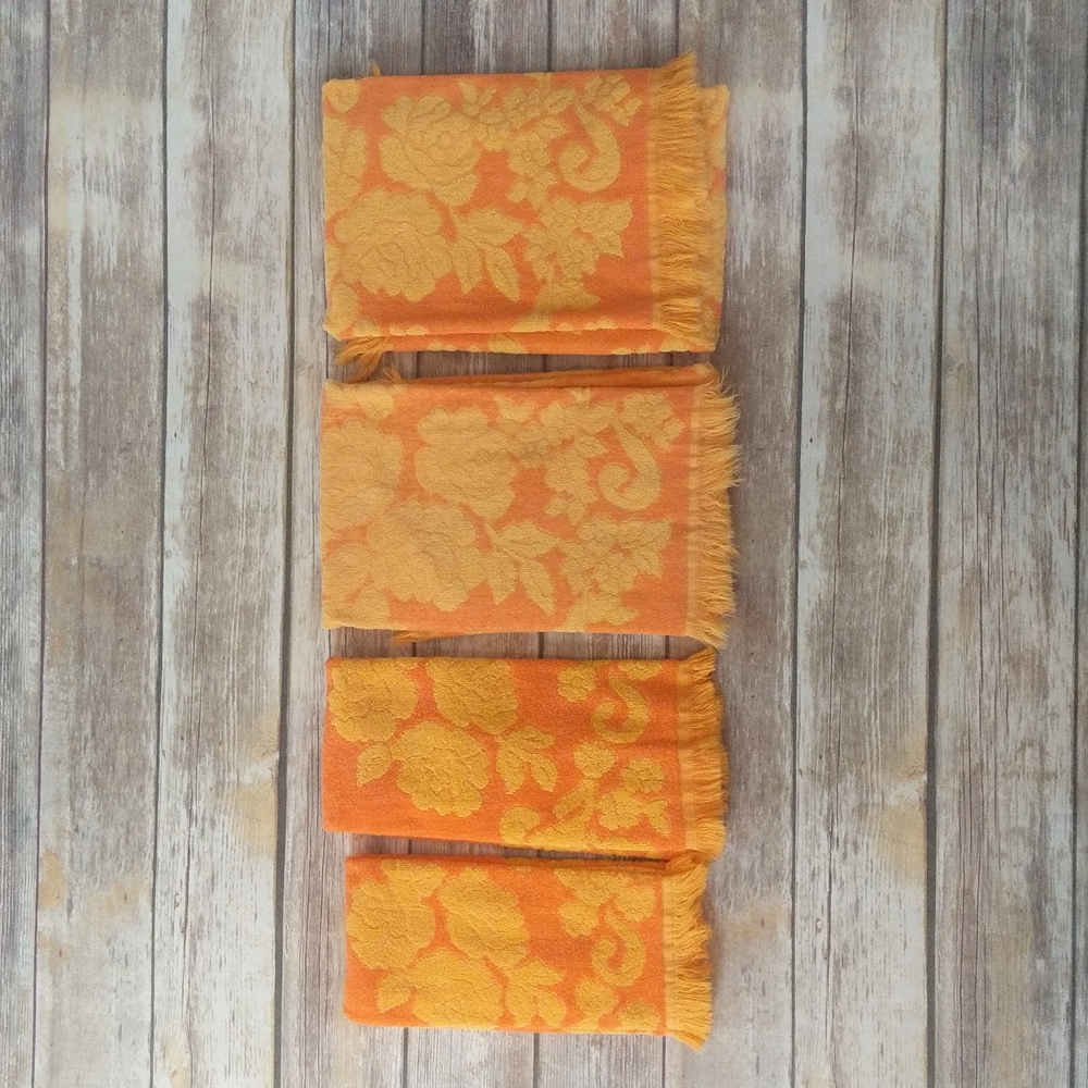 Retro Cannon Monticello Bright Orange Floral Bath/Hand Towel Set